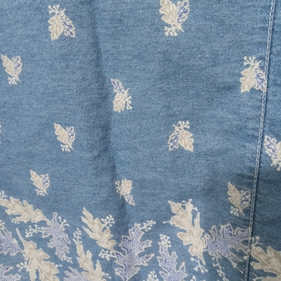 Classic Elements Women's Denim Button Down Shirt/Jacket  Leaf pattern - Picture 8 of 9